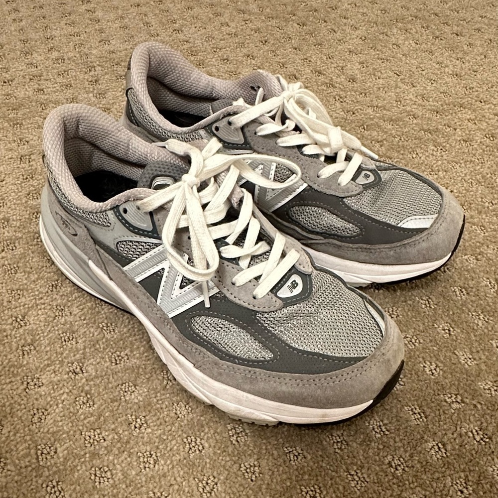 New Balance 990 v6